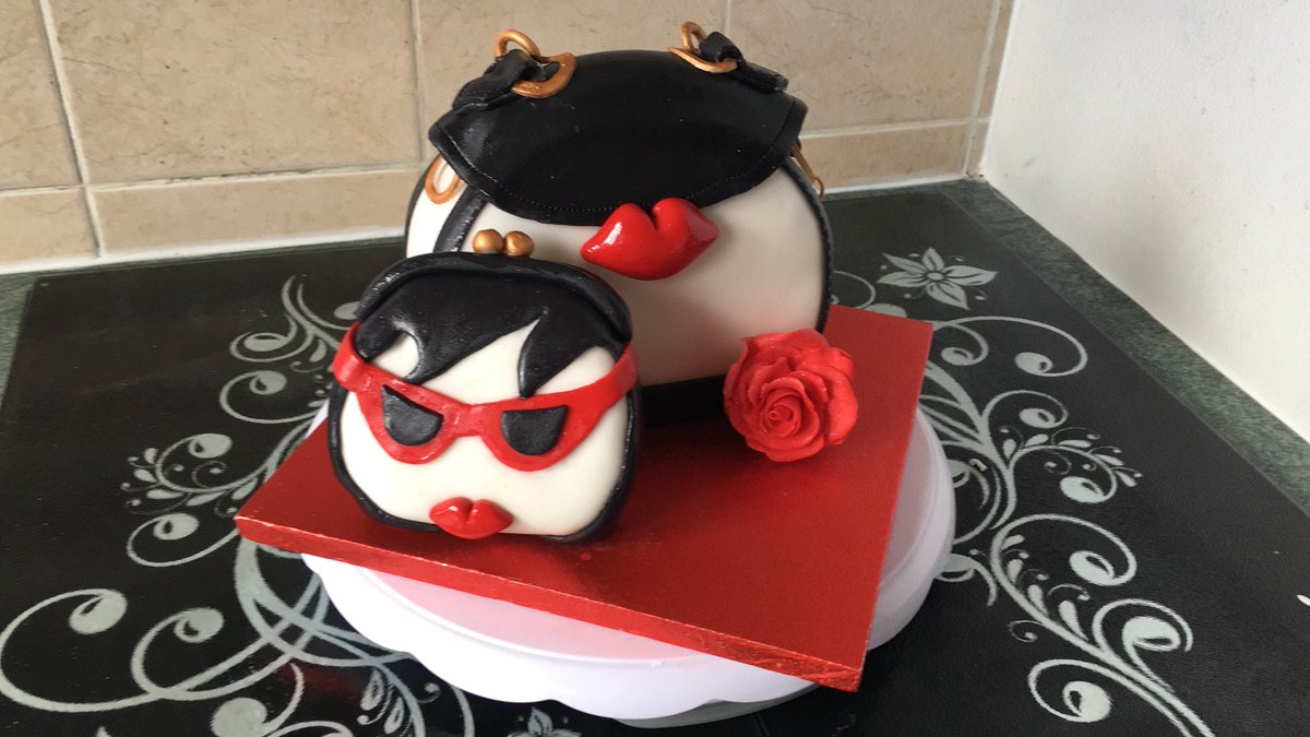 Gorgeousg1ll's tweet image. love creating something that makes you go #wow #oneoffdesigns #ayrshire #ood a wee #luluguiness style bag made by #anoldbag😉