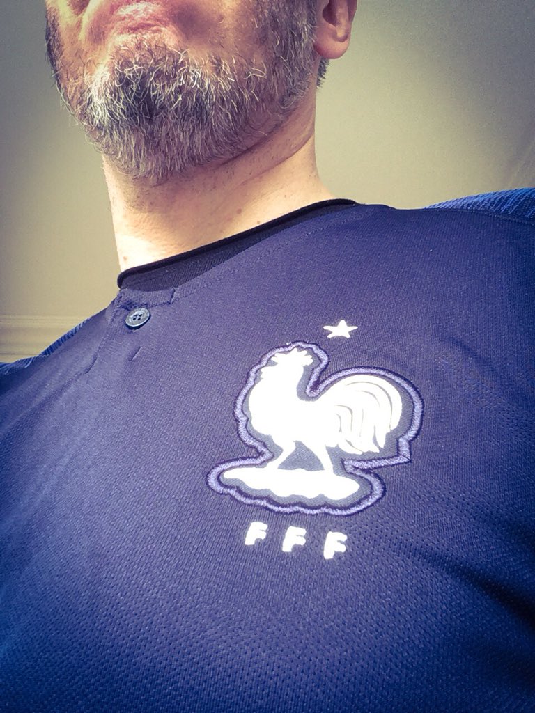 JeanLucLemoine's tweet photo. Allez, on fait la même en deuxième mi-temps! #FRPER #FiersdetreBleus @equipedefrance https://t.co/Hmt3S1aP1l