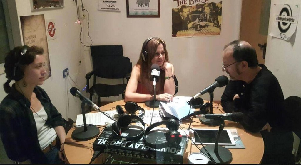 Liza F., student from <a href="/ClarkUniversity/">Clark University</a> participating in the CIEE Seville Liberal Arts program, visited the independent radio station 'Radiópolis' with her class #Immersion #StudyAbroad #CIEESeville #CIEE
Here's the podcast of Liza's first program:
ivoox.com/limon-revoltos…