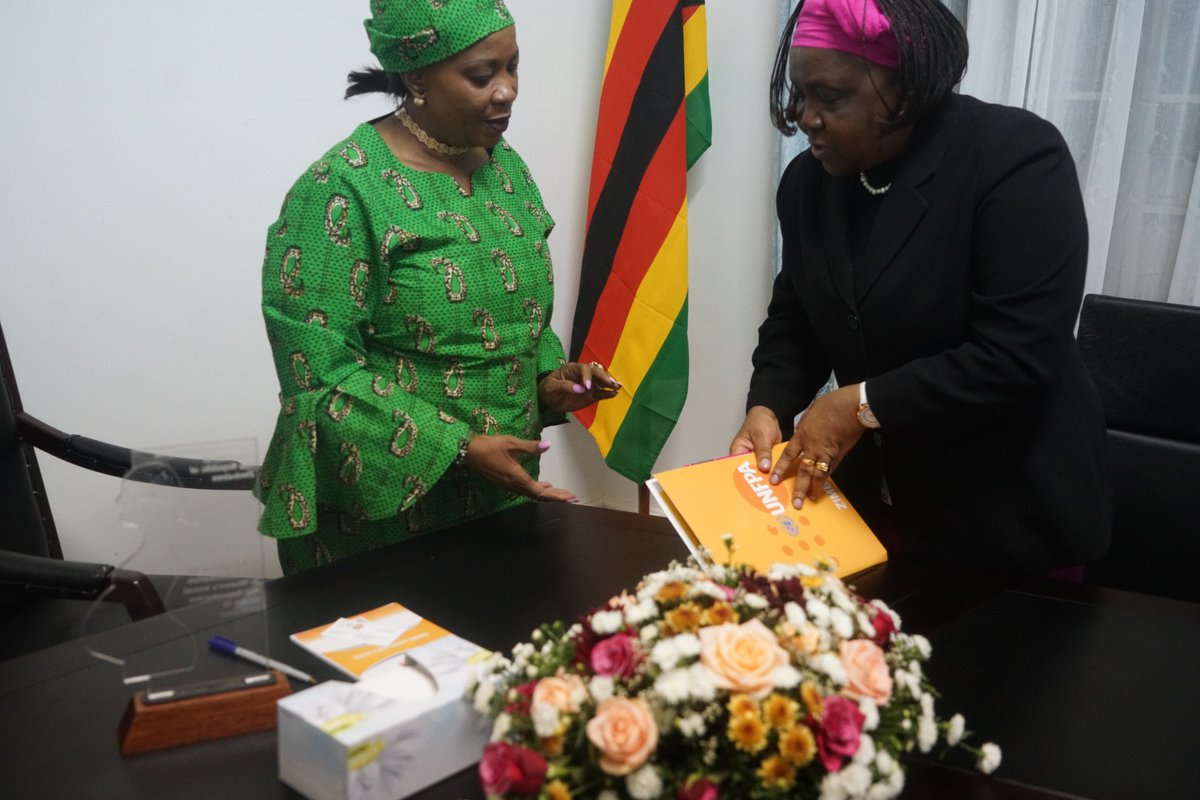 UNFPA_Zimbabwe's tweet photo. @UNFPA supports the Government of #Zimbabwe to make motherhood safe through training of nurses and doctors to provide quality obstetric care, supporting young people to reach their fulfil potential & end GBV #firstladyofzim briefed by @Emuia https://t.co/YHjJ0u2f1O