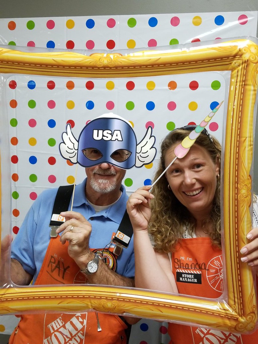 mattgrunik's tweet photo. Happy international selfie day at @thd6921 #voa365 #selfieday https://t.co/tjj8wqCGxt