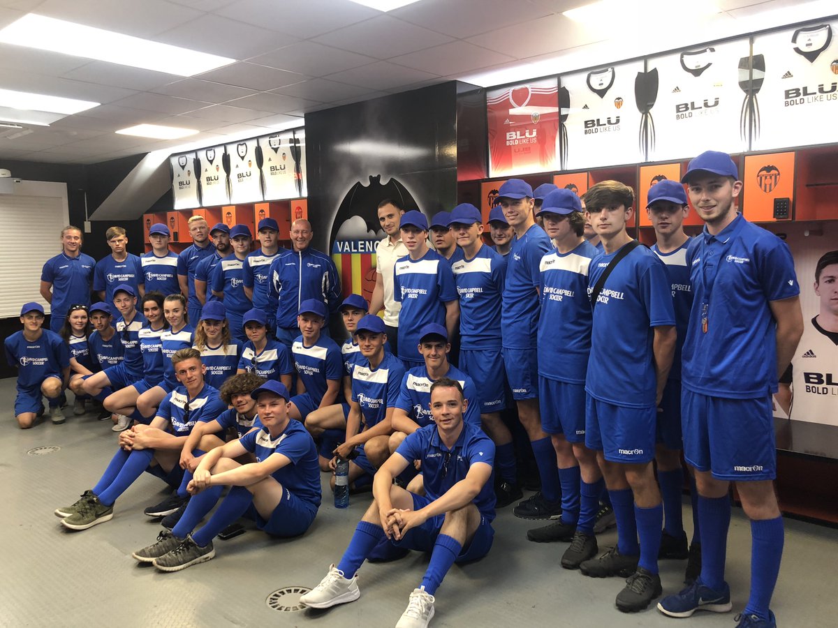 dcsoccer88's tweet photo. On the pitch @valenciacf_en #ValenciaFC Great moment to be in the Managers seat & meeting senior staff who came to meet @dcsoccer88 students as part of our #InternationalTrainingCamp #TeachingUs #FootballCulture #Spain #Inspirational LaLiga https://t.co/wi1VerJtZ0