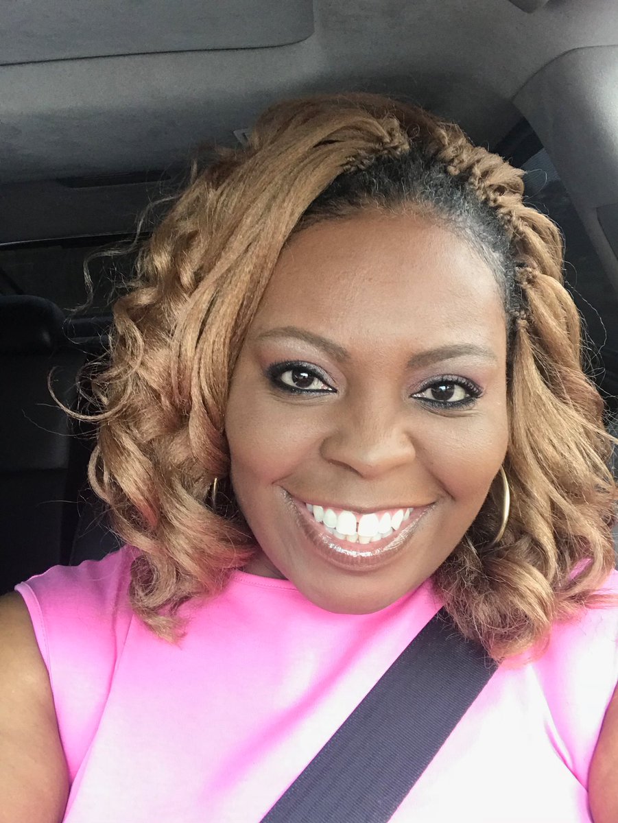 ThaBestREALTOR's tweet photo. It’s International Selfie Day... snap your selfie and post!!!
#WorldSelfieDay #Selfie #InternationalSelfieDay #BeforeClosingSelfie #ClosingDay #RealtorLife #Realtor #RealEstate #RealEstateAgentInDecaturAL https://t.co/R0Fy9JjPYs