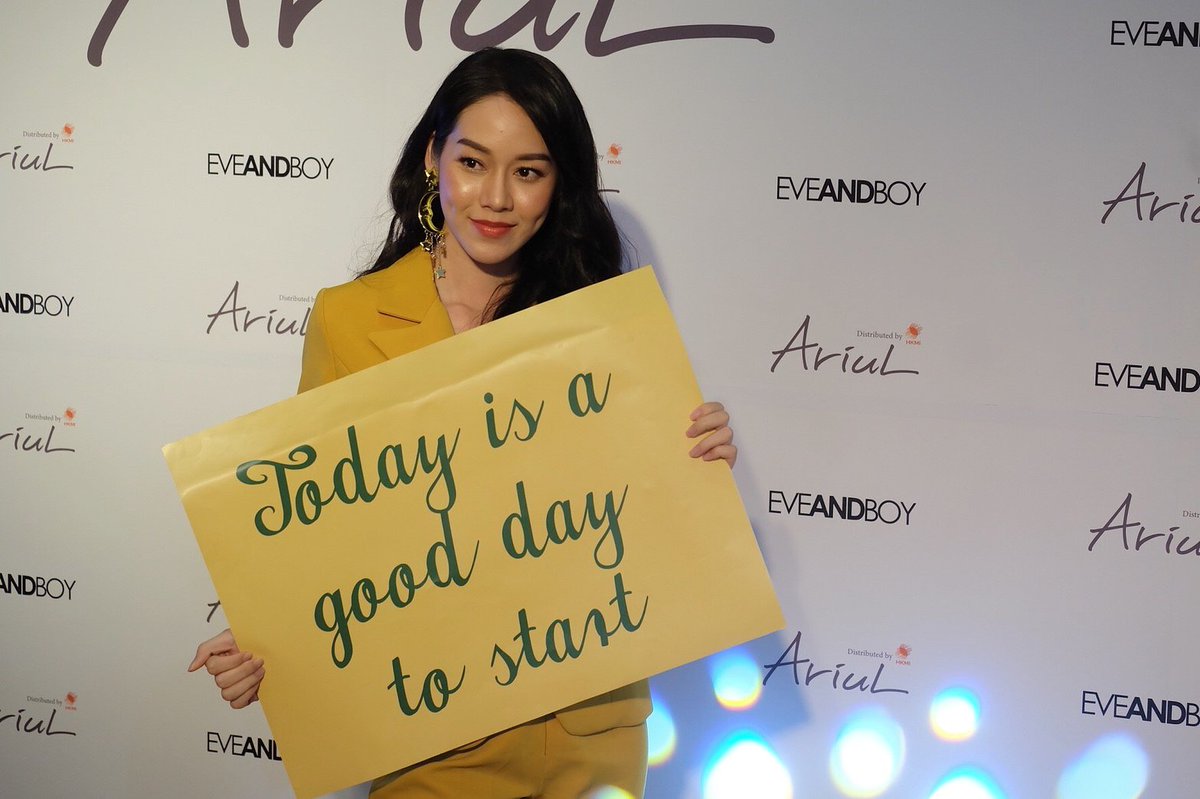 พี่ทรายกับงาน #hkmikbeauty  วันนี้ที่ #sq1 ลุคนี้คือสวยและดีมาก 
รูปจากทัพหน้า #teamsai 
#thefaceAllstar 
#teamploysonia