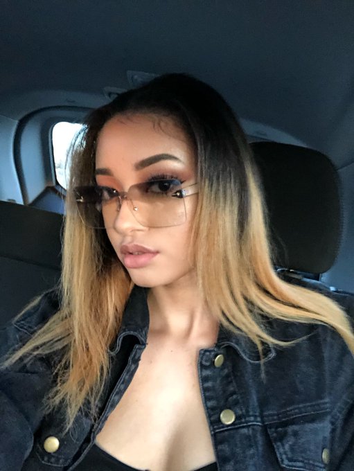 #iWantSelfies #NationalSelfieDay @iWantClips 😊✌🏼 https://t.co/WAllASWJcN<a href="/tag/iwantselfies"class="tags">#iWantSelfies</a><a href="/tag/nationalselfieday"class="tags">#NationalSelfieDay</a><a class="tags" href="/tag/iwantclips">@iwantclips</a>