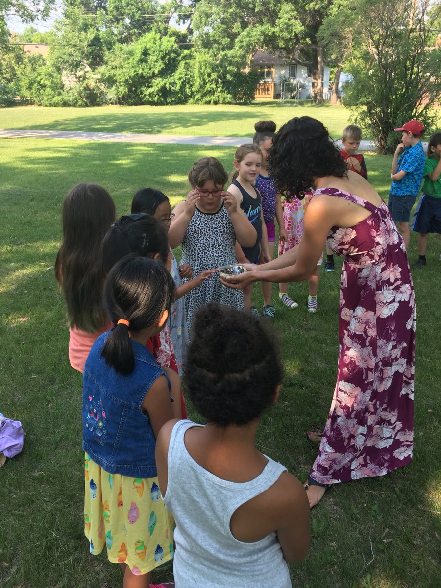 MrsAFarkas's tweet photo. Beautiful start to our morning with a smudge and outdoor morning meeting. @frontenacLRSD @cyr_shannon https://t.co/5cHknw1RaS