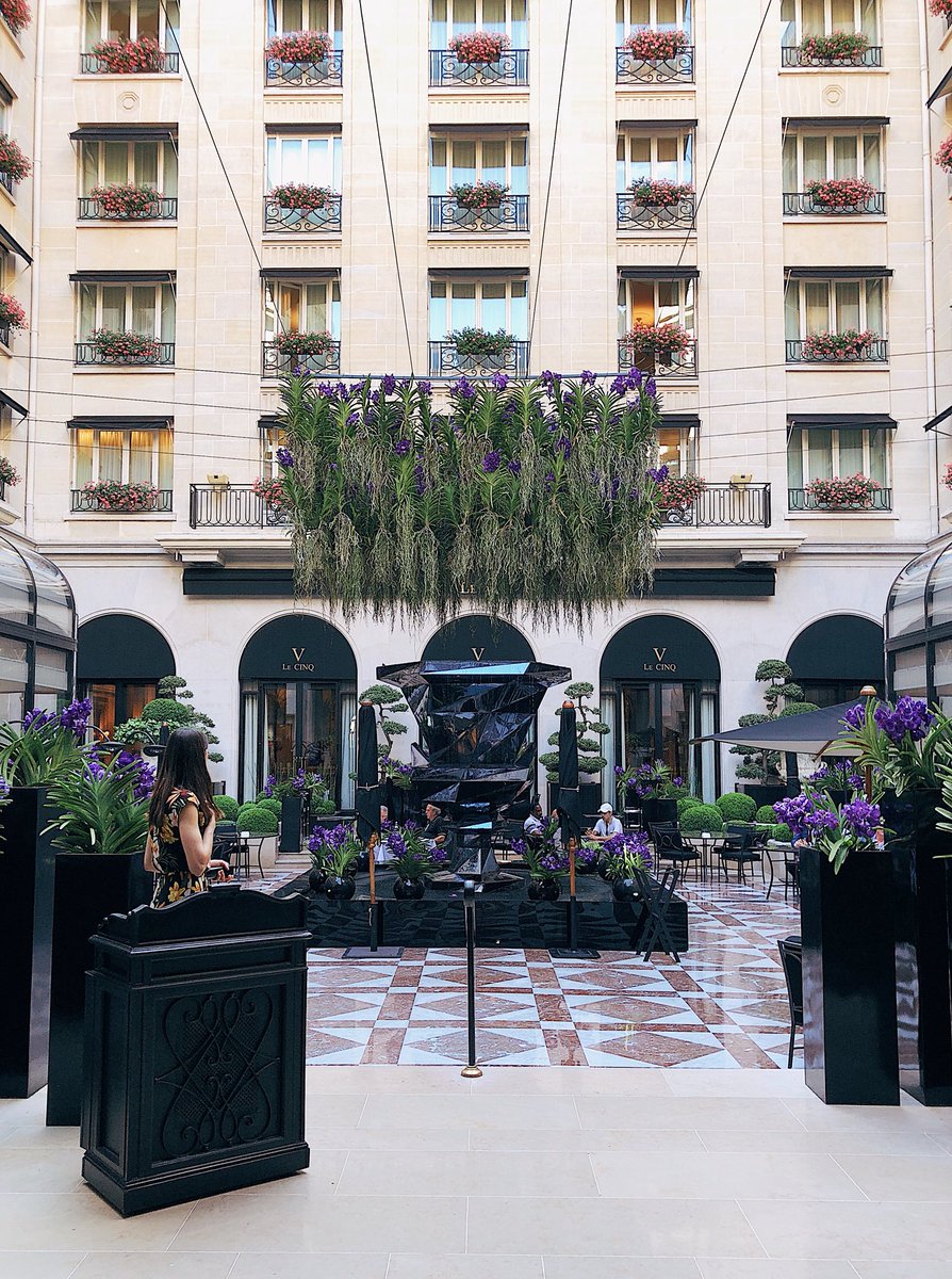 Siandtalk's tweet photo. Great experience at the @FSParis. The tea time here was👌🏼

#fourseasons #teatime #paris https://t.co/uedP78q5Jo