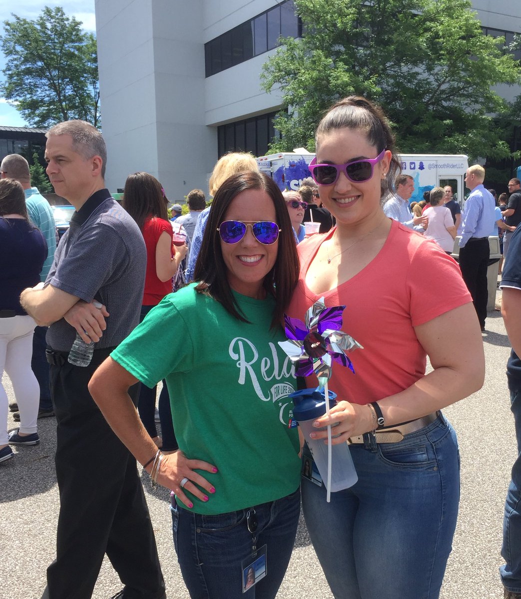 EmlyTillinghast's tweet photo. Service: Philanthropy and civic engagement are values that @jwudphie instilled in us for life. A couple years apart in graduation, 500+ miles from our home chapter, but we happen to work for the same company now. Sisterhood isn’t 4 years, it’s for life. https://t.co/czunEFQGtD