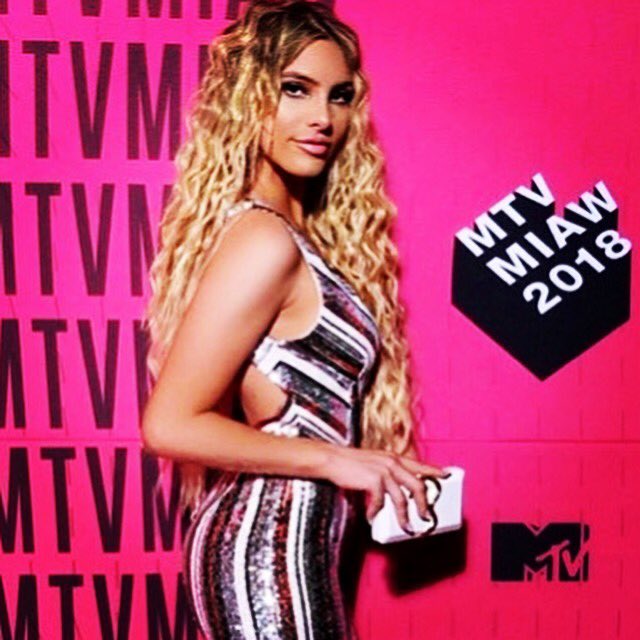 sentimentsc's tweet photo. We loved the gorgeous @lelepons in our multicolour stripe jumpsuit at the #PremiosMTVMiaw event. Follow us for more footage and DM us to order any of our creations 💕💕💕 

#lelepons #MTVMIaw2018 #designer #highfashion #sequin #jumpsuit #women #WomenEmpowerment #womensfashion https://t.co/yJ6cN0Qaws