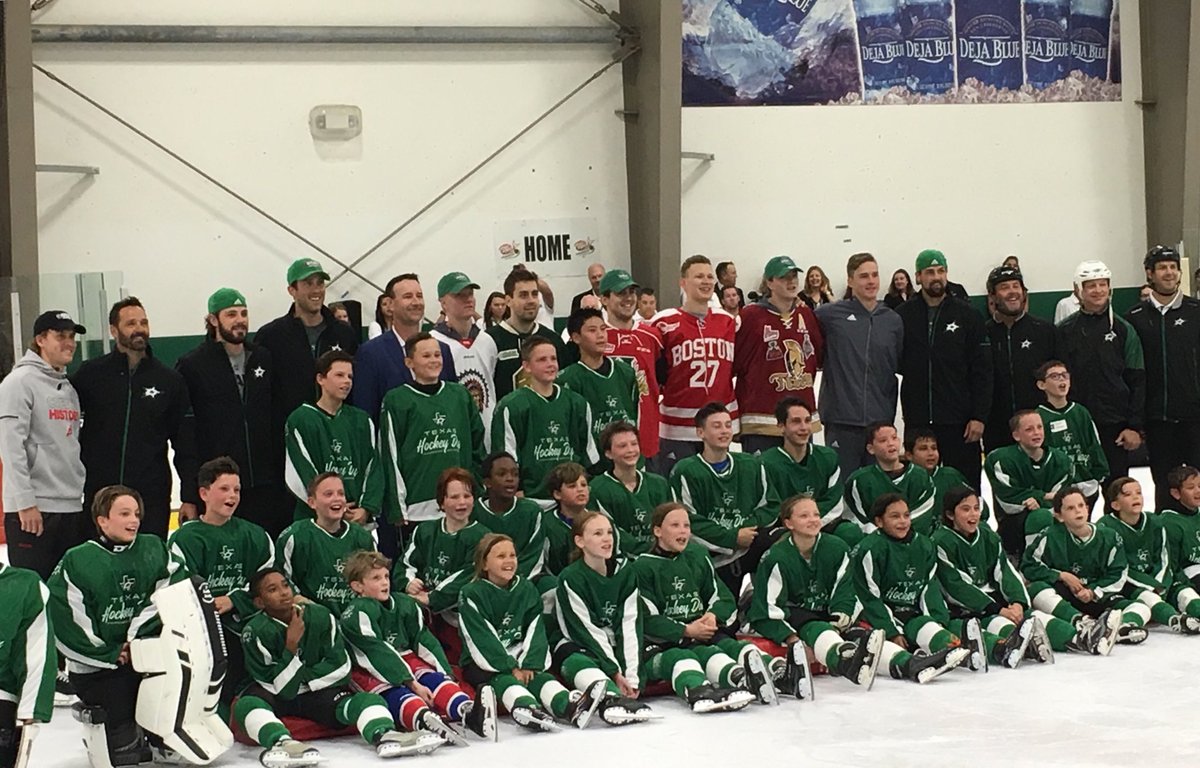 NHLAdamK's tweet photo. Team photo https://t.co/p0k9wamhPF