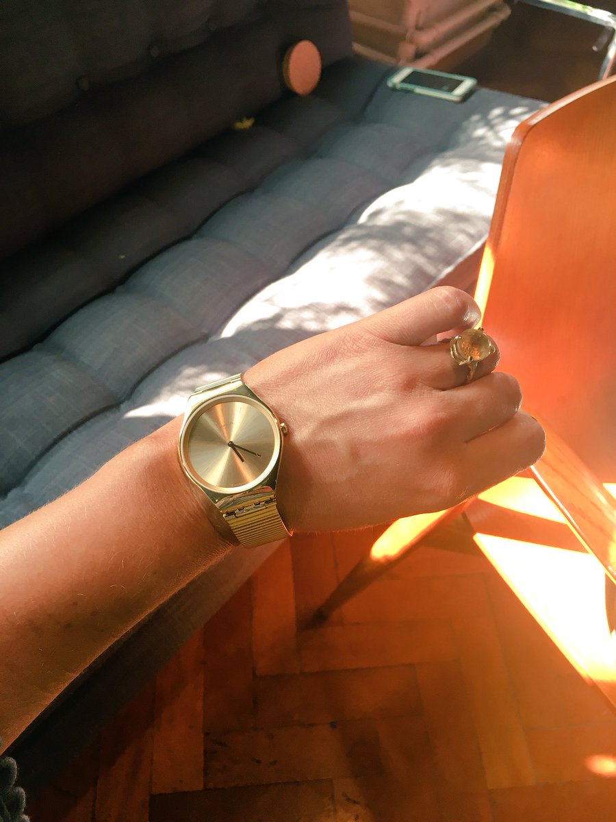 JustineKingxx's tweet image. So in love with my new watch from the @Swatch Skin Irony collection 😍 Thanks so much #FutureClassics