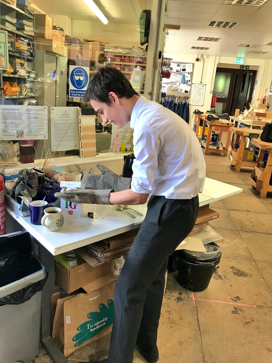 ReptonDesign's tweet photo. So the random items were used earlier for body storming/user trips to identify/discuss everyday issues surrounding daily tasks. Pupils were mature & perceptive in discussing blindness, deafness & severe dexterity. Certainly prompted lots of NEA context discussion! #ReptonLearning https://t.co/lt1cJgtOSY