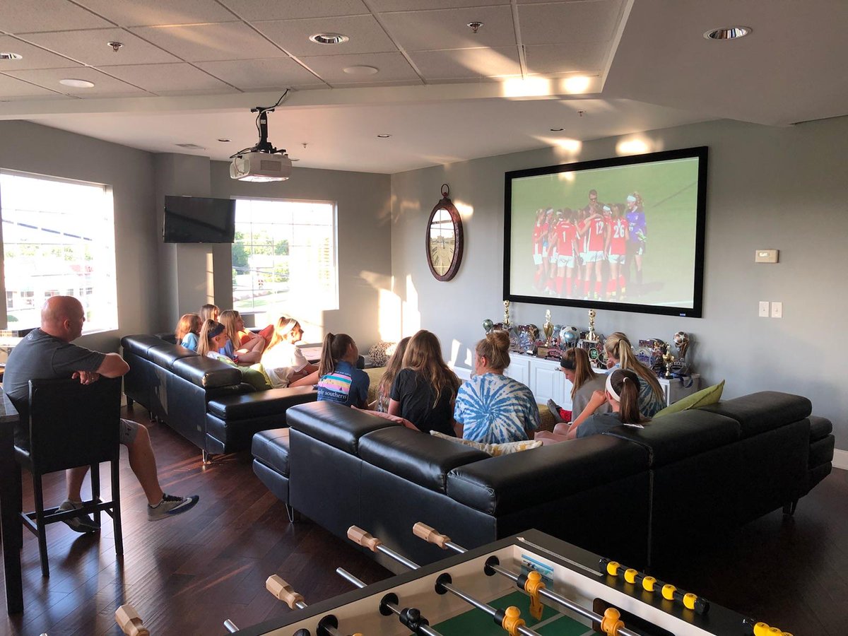 Our 04 Girls Academy team is getting ready for this weekend's #RegionalChampionships the right way – with a trip to <a href="/CryoSalon/">CryoSalon</a> and a movie day watching the Kansas State Cup. RT to wish our girls GOOD LUCK! #kansascity
#youthsports