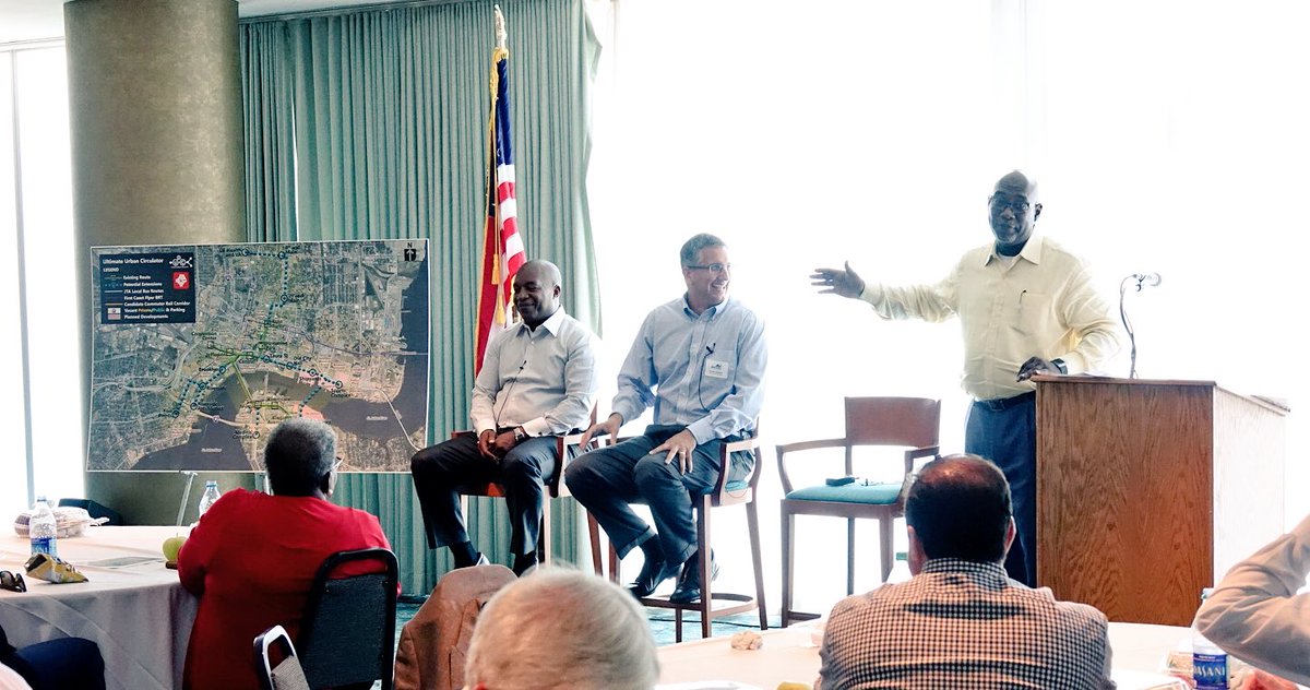 JAXChamber's tweet photo. Chamber Board of Governors Chair Debbie Buckland — Market President for @askBBT — kicks off our discussion on transportation and #DTJax development today, with @JTAFLA CEO Nat Ford, Vestcor President Steve Moore & DIA CEO
@Aundra_Wallace #ilovejax https://t.co/6vIPzAkCR7