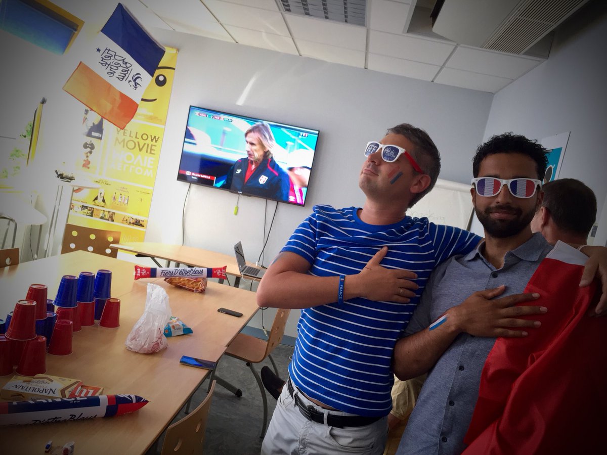 JDURU's tweet photo. #AuTaquet #Team #Precontact #AllezLesBleus https://t.co/JYQjKzHB0A