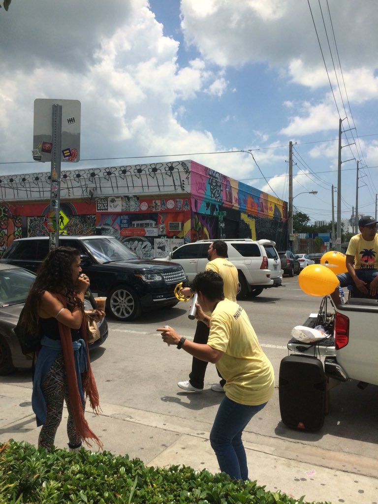 We are live in #Wynwood #mammamia #abba facebook.com/BuskerfestMiam…