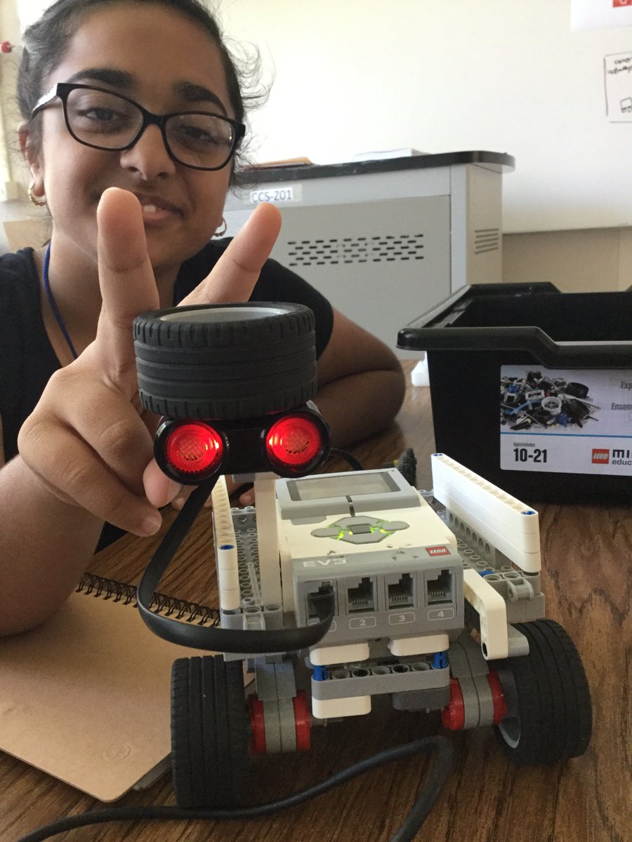 Science_of_TR's tweet photo. Everyone is getting ready for the #STEM Camp Showcase @TwinRiversUSD. I know that the parents will be amazed when they see the incredible work the students did in just 4 days! https://t.co/6GNaP1B3GI