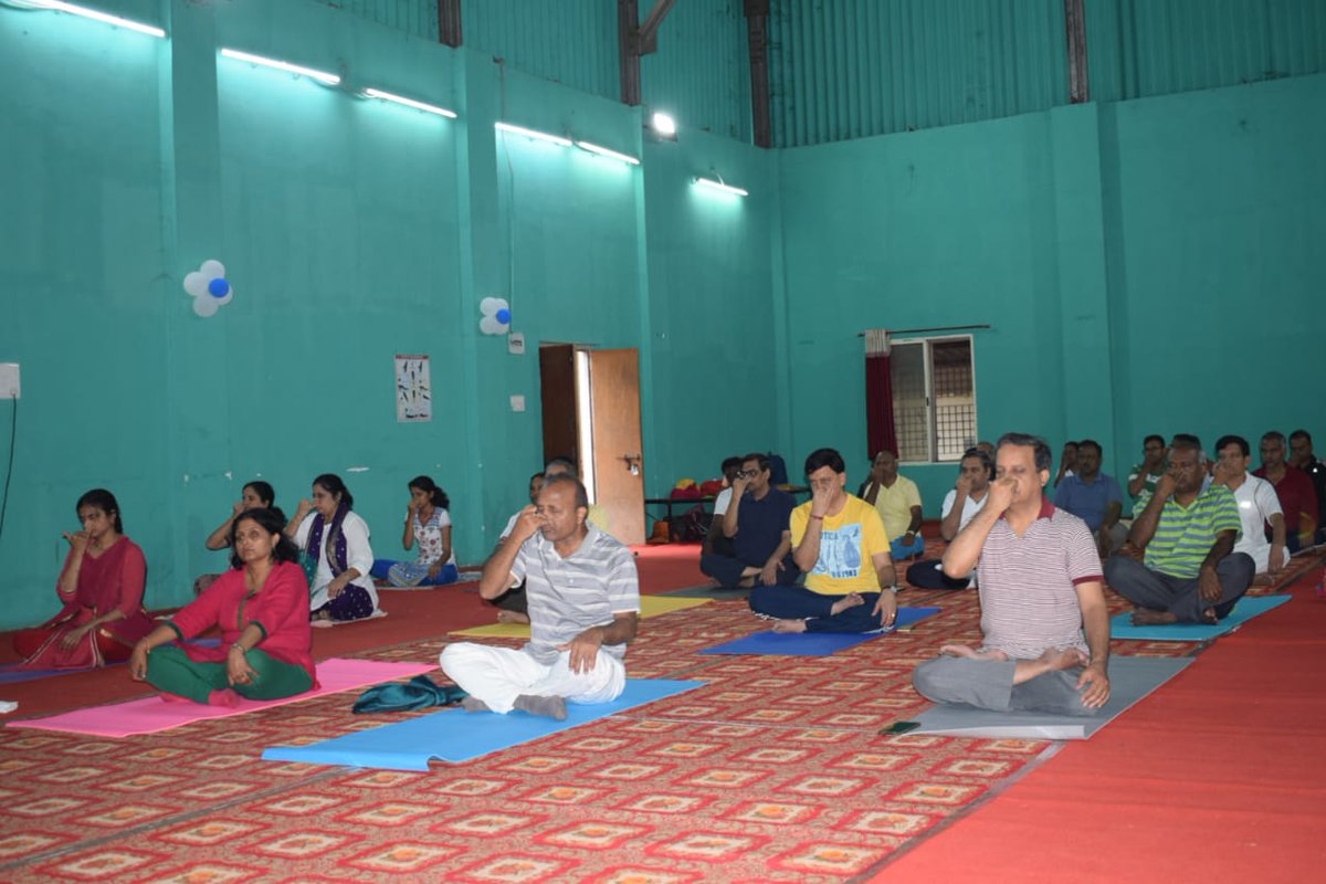 cposwr's tweet photo. International Day of Yoga for 2018 was observed in SWR under leadership of GM SWR shri AK Gupta @GMSWR . The same was also observed in all the units of SWR. @RailMinIndia @drmsbc @drmubl @DrmMys https://t.co/t62Ms18baF