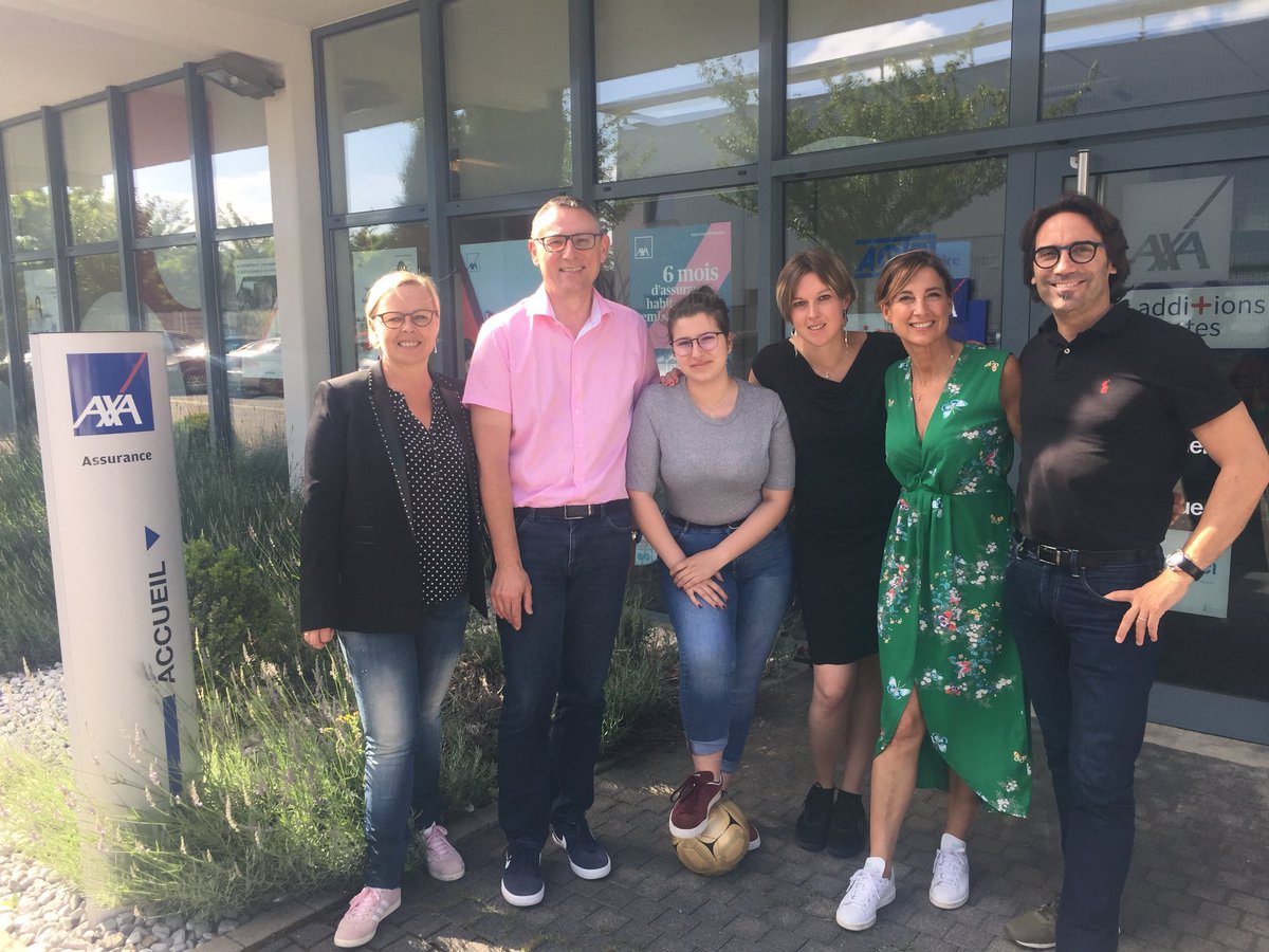 L’agence Axa de Carole Kremer et Max Ducharmes a Metz a du ❤️.. toute l’équipe mobilisée en baskets pour soutenir la #CRWEEK2018 #AXAAToutCoeur #raymond_j_p