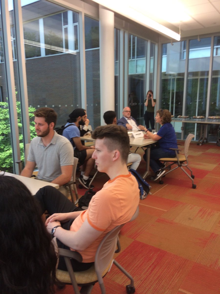 #Alumni in the Hub! Students finding out about life after Waterloo.  ⁦@uwaterlooARTS⁩