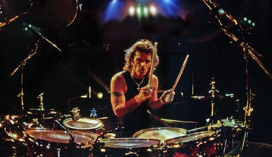 Happy birthday to the drums master, the coolest human being, the one and only Joey Kramer! 