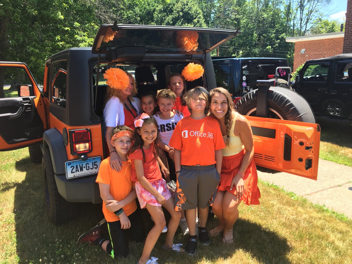 It's "Jeep Party" day in Fourth Grade!  The fun never ends at GES...