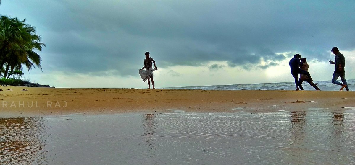 raaahulrj's tweet image. If you have crazy friends, you have everything you'll ever need...♡ ツ
#MobileCamPhotography #Friends #PlayFighting #Seashore #Vadakara #Kozhikode #Kerala