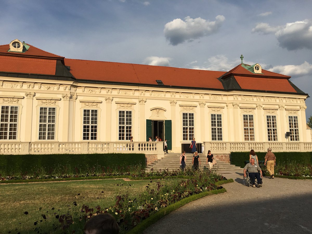 EmmaPeel_Knight's tweet photo. @belvederemuseum Say it with flowers - exhibition , from #Waldmüller to #Klimt #Bienna #Austria 🇦🇹😎 https://t.co/JwTcJF6Yw9