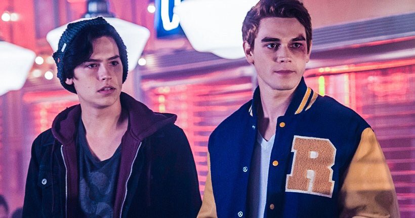 GossipRoomOff's tweet photo. La saison 3 de #Riverdale sera diffusée à partir du 10 octobre 2018 ! 🔥 https://t.co/Ya7gat5vIw