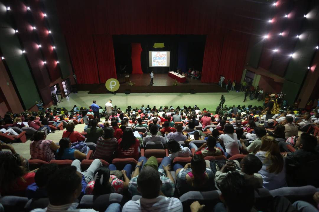 hugbelpsuv's tweet photo. #ANUNCIO Ratificando que #CojedesEsPotencia el Presidente @nicolasMaduro aprobó 500 nuevas becas para los estudiantes de este estado, en carreras agroindustriales. ¡Impulsando la Universidad Popular y Productiva! #ExpoCojedesPotencia2018 https://t.co/mvAJnDFHl8