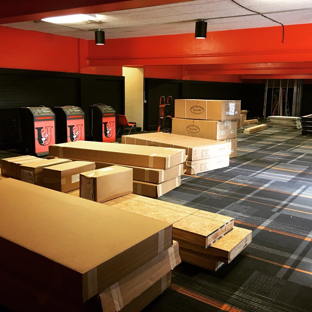 UofJAB's tweet photo. Ping-pong and foosball and pool, oh my! 🙀 The games have finally arrived for the new Hansen Center J-House opening this Fall 2018! #jhouse #uj #universityofjamestown https://t.co/Uiqib4EAtU