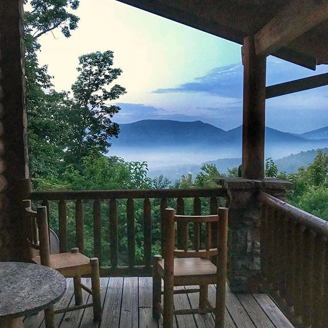 kokocooks's tweet photo. So long, Asheville. I will miss waking up to this view every morning. #ashevillenc #vacationmode #visitnc https://t.co/gYvF5oTFXX https://t.co/otv8wsD5Jz