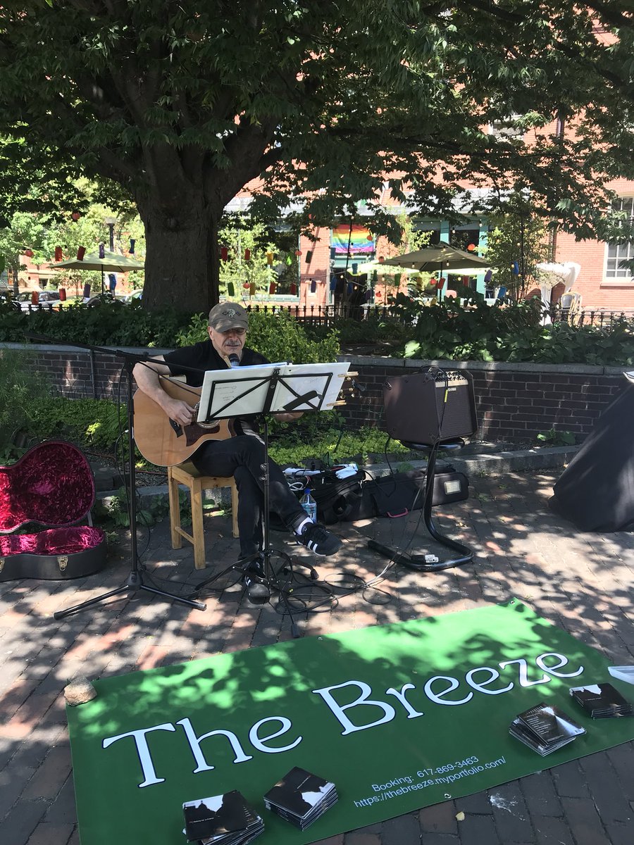 mariafinkperc's tweet photo. Thx to @BCAsouthend for hosting numerous @makemusicbos events today! Come by NOW and grab a free harmonica and get a lesson from our pro, John! #makemusicboston #makemusicday #harmonicas #music #free @PlayHohner @NAMMFoundation @makemusicday https://t.co/3KdBpbxFEy