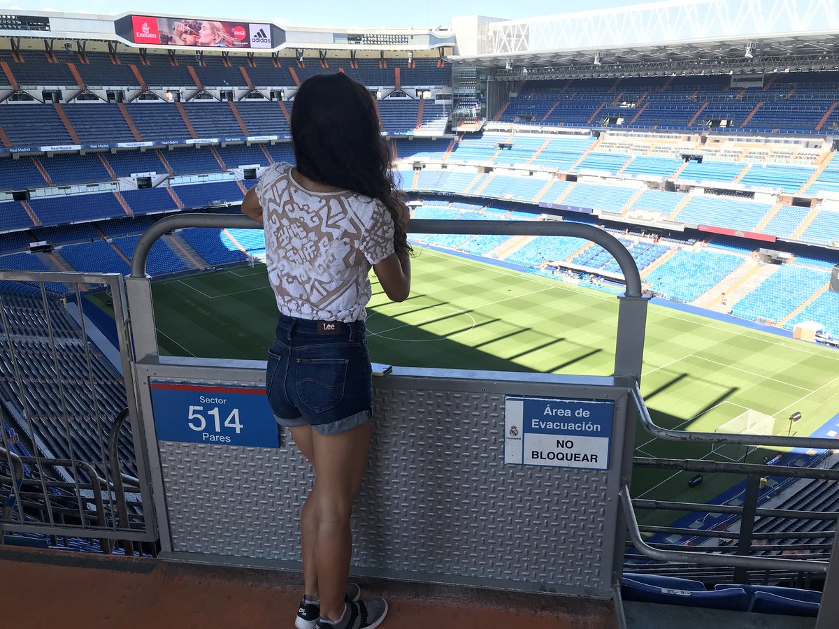 sofiaennaoui's tweet photo. Marzenie odhaczone! Pozdrowienia dla wszystkich fanów FC Barcelony🤪 https://t.co/YcSOXGY4G9