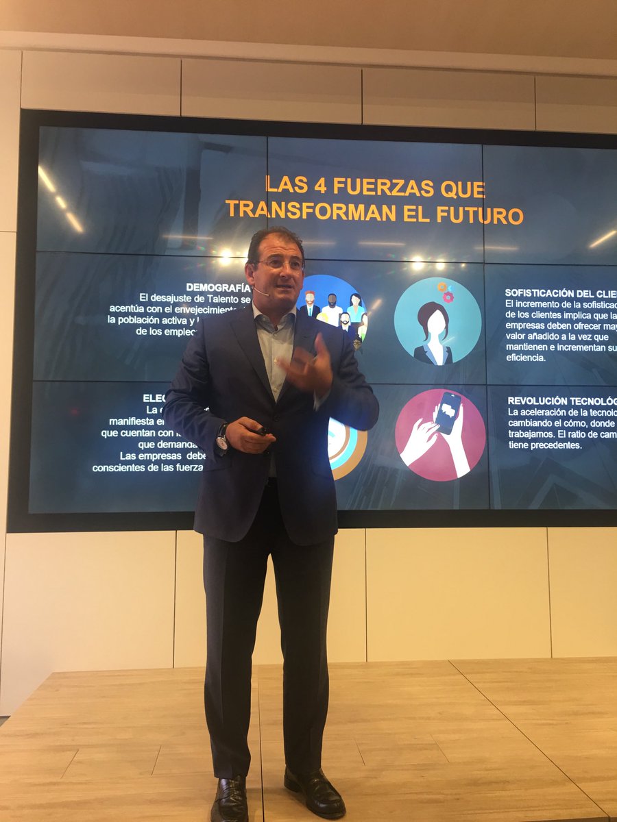 juancarcubeiro's tweet photo. “Tenemos la capacidad y la voluntad de crear el futuro que queremos”, ⁦@RaulGrijalba_⁩ ⁦@ManpowerGroupES⁩ #TrendingTalent ¡¡¡Qué lanzamiento!!! https://t.co/wQXwV57MWm