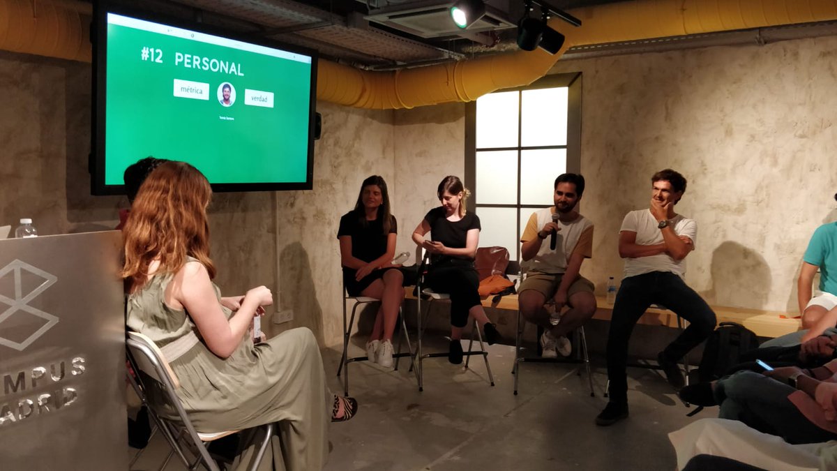 masquestartups's tweet photo. Algunos invitados prefieren contestar preguntas personales, otros deciden contar alguna métrica... ¡Todo súper interesante! ¡Y algún otro (@andrescasalgoi) tenemos un poco escondido en las fotos! https://t.co/Vp9XtZktFy