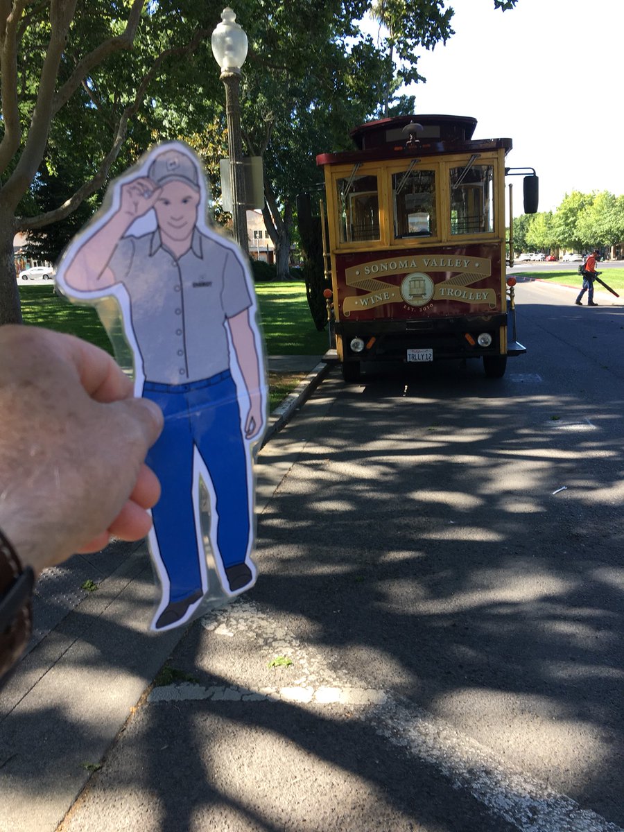 JoeKirkpatrick1's tweet photo. #flatsteve #fssystem Flat Steve has been busy driving in California. 😖. Learning about “grape farming “🍷today on this trolley. https://t.co/otmpXxCYix