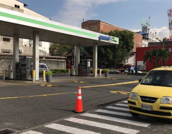 elpaiscali's tweet photo. Suspenden suministro de gas a sector industrial y vehicular en el centro del país https://t.co/tYHr7ykIsG https://t.co/EyPg4WJImS