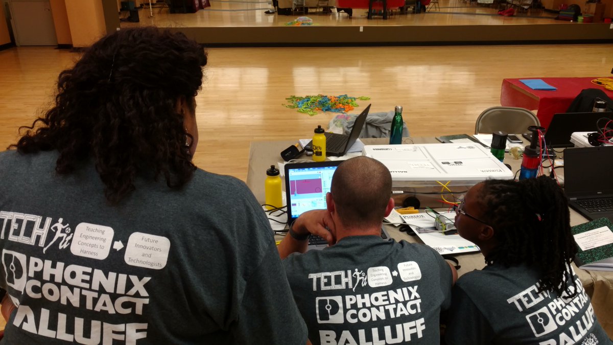 KarrilynnS's tweet photo. @GoTECHFIT, team creating Scratch to illustrate our game #TECHFIT2018 https://t.co/6lB6O9C1SP