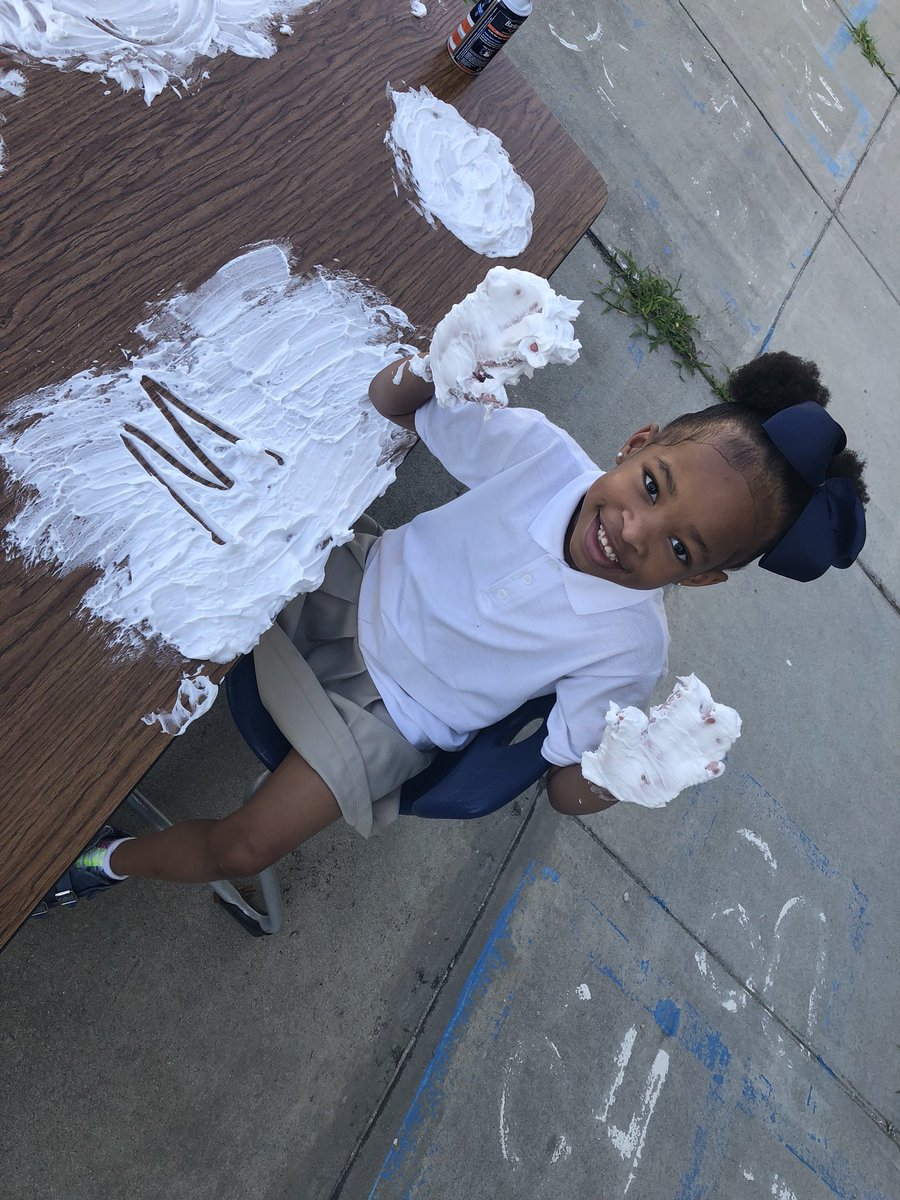 morganljohnson9's tweet photo. Hands on sensory activity to practice writing letters #TeacherResidencyCCSD https://t.co/4bHu8GlHCH