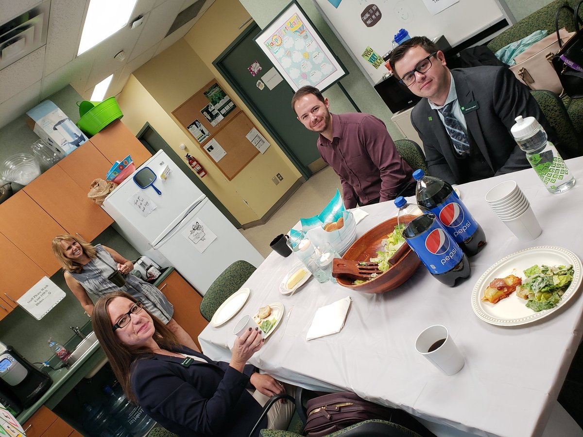 Shah_ty's tweet photo. TD Employee appreciation week is in full force !! DAY 4 is fancy homemade Italian food. @SherryWiles2 @174 @AIacobelli_TD @JosieC_TD #174 #WEMAKETD https://t.co/bx4q4J4gWW