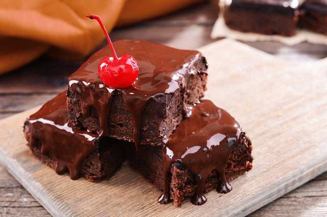 RemedioCaseiro's tweet photo. Bateu a vontade de comer um doce? Descubra como fazer um brownie delicioso e saudável 😋⬇
https://t.co/7wwTrytubB https://t.co/49fn3nl2nU