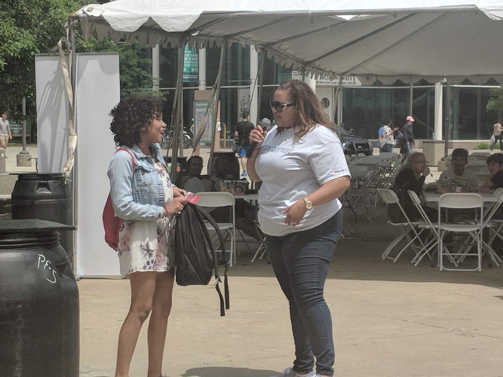SCommPartners's tweet photo. Our first @QuickenLoans laptop winner of the day! #CodeDetroit #DETSW18 https://t.co/l42X02c1i2