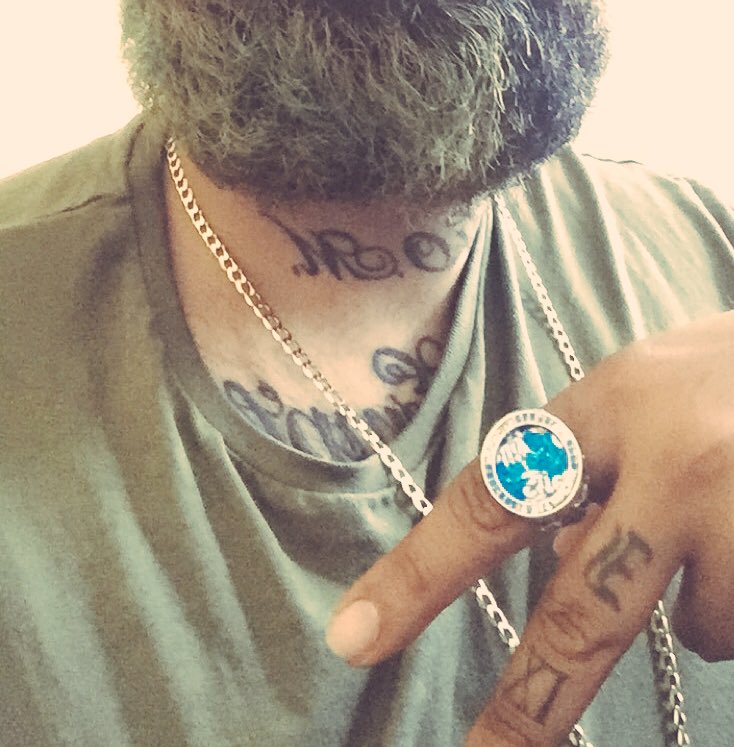 InderPaulSandhu's tweet photo. So I made my #sovereignring look even more kool
If you can guess correctly how I did this, I will be impressed and will forever remember you when I remember the times peoples have impressed me
Big up @sainsburys tho Β£8 got me a pizza, rack of ribs n drink
Mad mad mad mad
#RT https://t.co/FGrfFoBK2V
