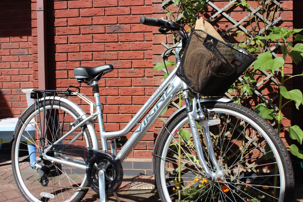 simplybeingmum's tweet photo. #CleanAirDay has left me reminiscing about my favourite #bike Mary! Long gone but not forgotten #cycling a great mode of transport and perfect for #shoppinglocal! https://t.co/uHz8eSSq0z