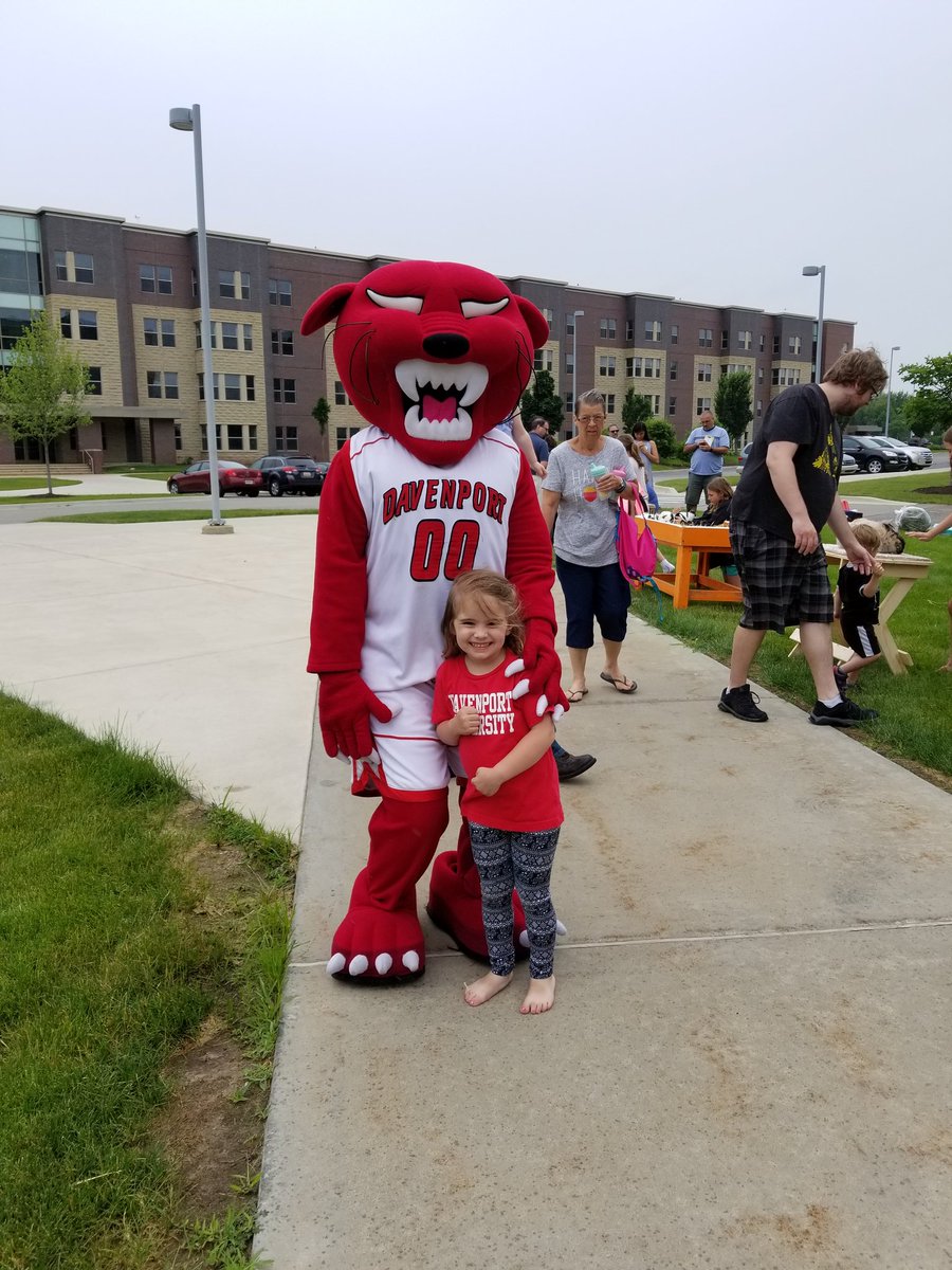 MrsMapleMitten's tweet photo. Huge thank you to Davenport for a great bring-your-kid-to-work event! #davenportuniversity #dupride #davenport #gopanthers #urbaneddu #futurealumni #stayinschool https://t.co/X3HnysJ0Wh