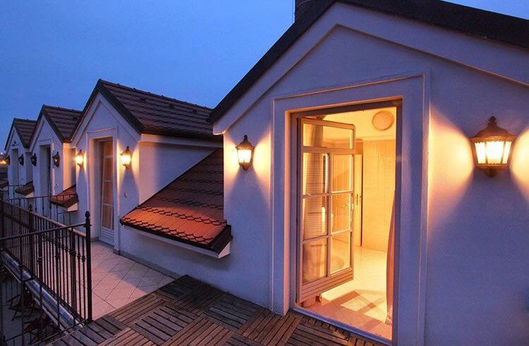 HotelAngelis's tweet photo. Isn’t it #wonderful, sit in the #evening on the #terrace with a #glassofwine and enjoy the coming of the #night? ❤️🌃🍷 https://t.co/eC7pbc8WYS