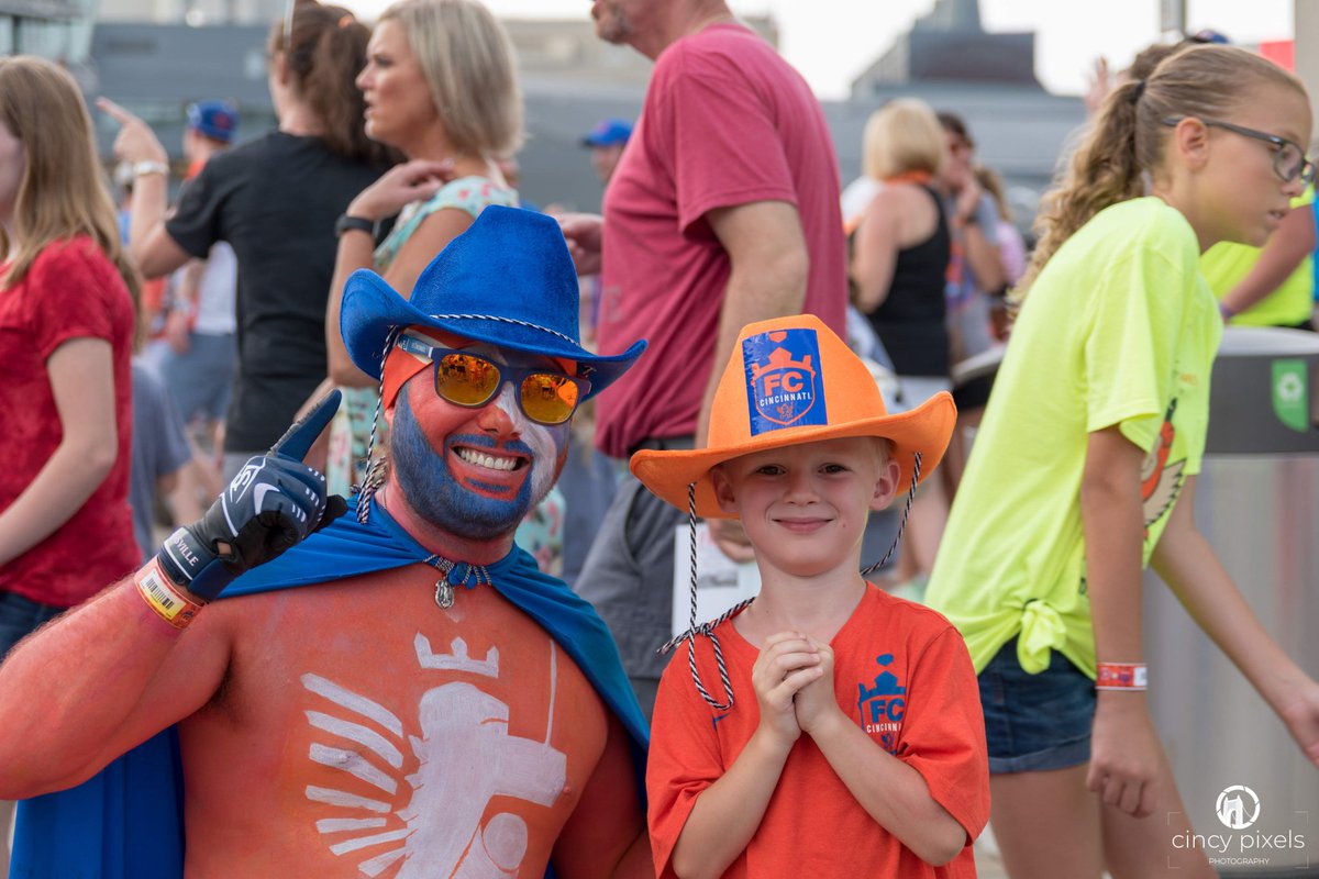 SprtsGames4Kids's tweet photo. Why does @CincySuperFan always wear two hats?
So he can share, of course!
#FCCincy #RiseTogether #JoinTheMarch #SGFK https://t.co/6zrj67r3dE