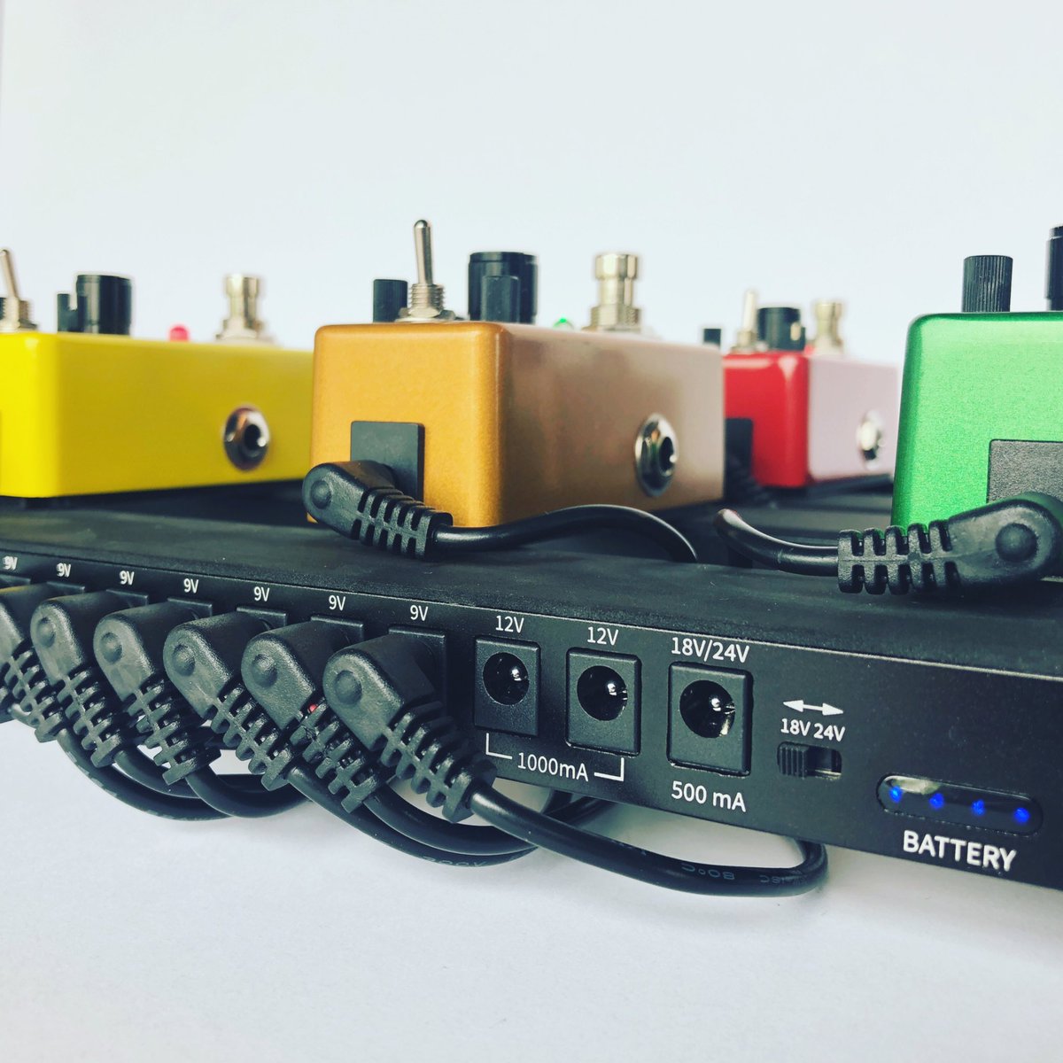OutlawPedals's tweet photo. Well, what do we have here... ๐ค๐
#outlaweffects #nomad #pedalboard #summernamm https://t.co/ZvYSy4BXAp