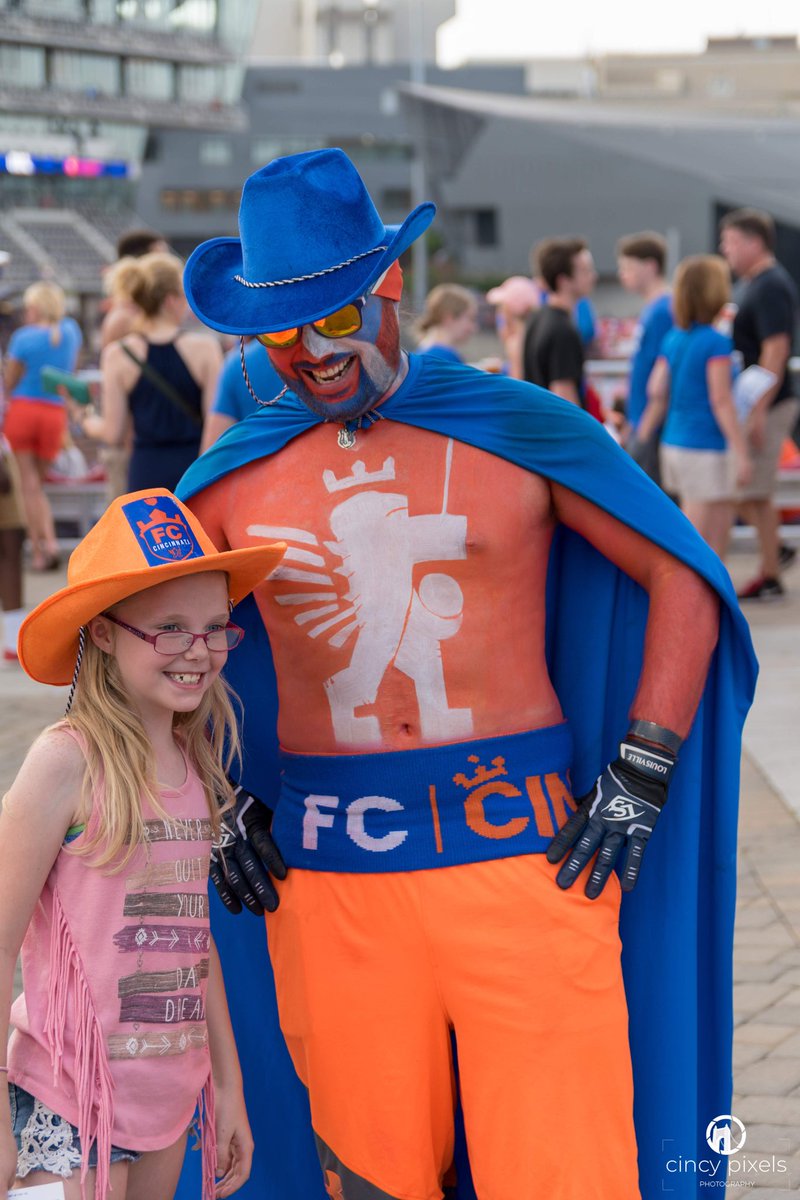 SprtsGames4Kids's tweet photo. Why does @CincySuperFan always wear two hats?
So he can share, of course!
#FCCincy #RiseTogether #JoinTheMarch #SGFK https://t.co/6zrj67r3dE